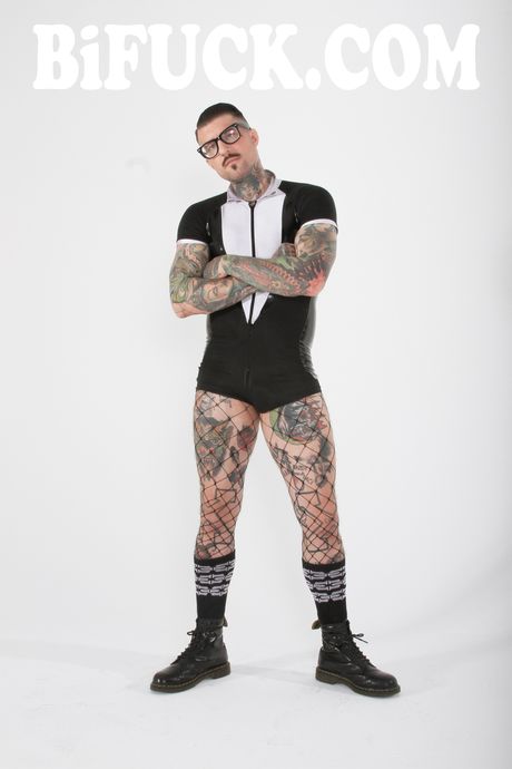 Hot MILFs Baby Sid and Joanna Angel enjoy a bisexual 4some in a bar