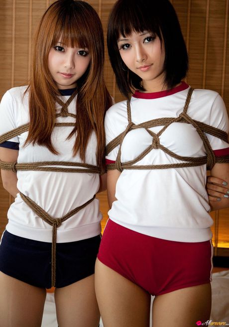 Asiatiske babes Dimdim og Yuka A bliver bundet og kneblet i et fitnesscenter