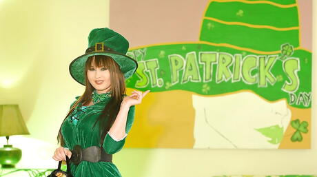 Excellent babe Antonia in hot undies shows big knockers and spreads her legs 