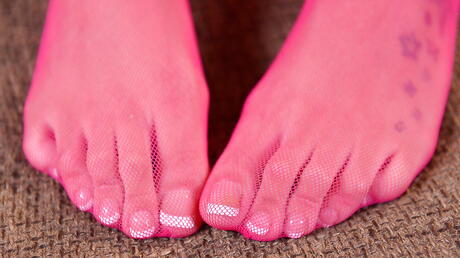  Dejlig amerikansk blondine milf Katie Thornton elsker en varm fodfetish