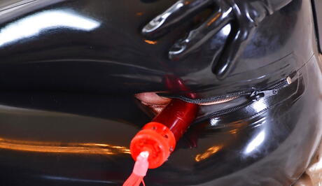  Sød britisk milf latex Lucy laver nogle fodfetish action