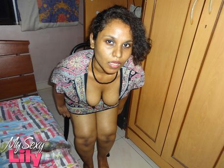 Big-Racked indian Mom Lily Singh demonstrates her amazing boobs and ass in a solo