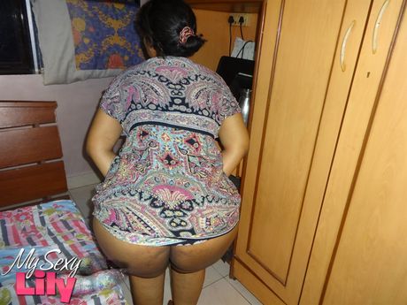 Big-Racked indian Mom Lily Singh demonstrates her amazing boobs and ass in a solo