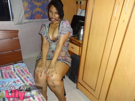 Big-Racked indian Mom Lily Singh demonstrates her amazing boobs and ass in a solo