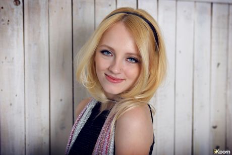 Skinny american blonde teen Kate Bloom sports a creampie after being fucked