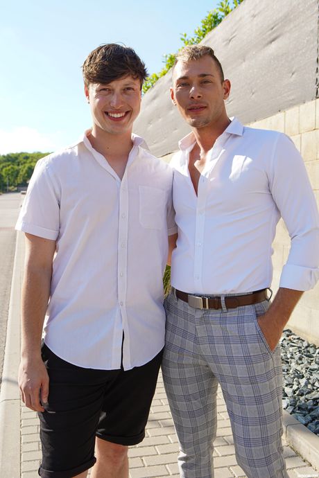 Bisexual women Mona and Olivier Bam have a threesome on a bed