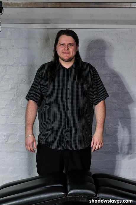 Ingefær MILF Tiny får sin fisse slikket og sin store røv smæk