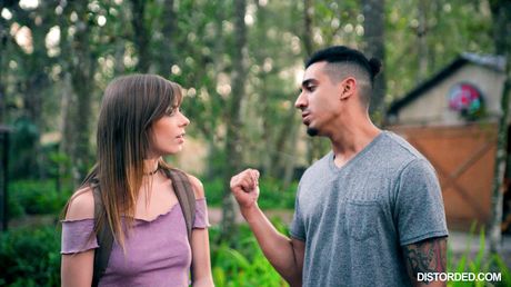 美國辣妹 Alex Blake 做愛後臉上沾滿了精液