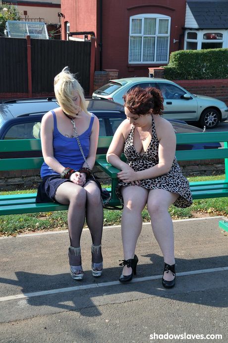 Light-haired Satine Spark gets her feet and toes fucked by a strapon