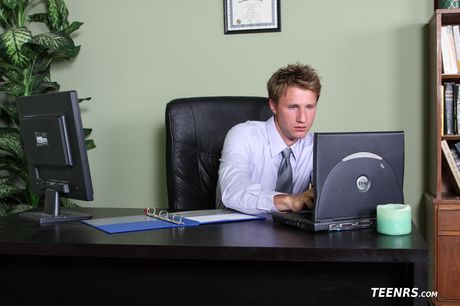 Alluring american stunner Jayden Pierson gets her pussy licked and screwed by a doctor