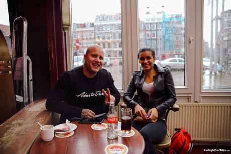 Lænende amatør Christy får sin fisse kneppet i strømpebukser