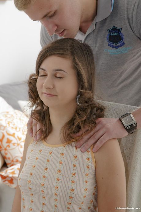 Naughty covergirl Kate L gets her pussy filled by a masseuse