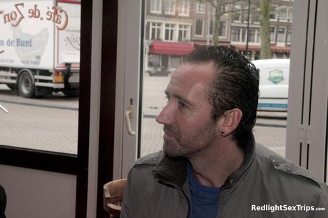 金髮美女梅爾的陰部被一個淫蕩的陌生人填滿