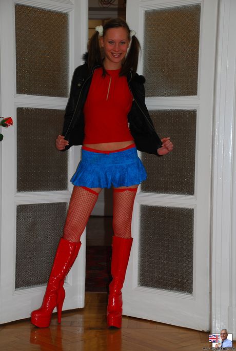 Delicate girl Gita Blonde gets her pussy penetrated