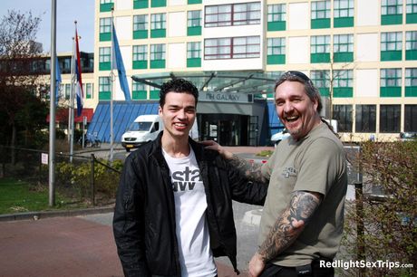 Blond hollandsk babe Debby Pleasure får sin twat slikket og dicked