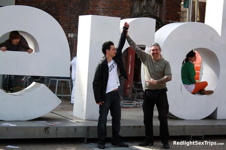 Blond hollandsk babe Debby Pleasure får sin twat slikket og dicked