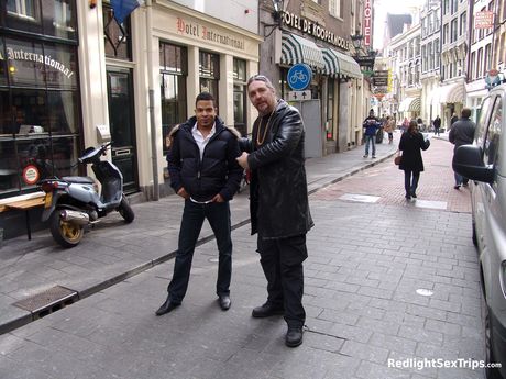 金髪のオランダ人少女ナタリー・ヴィッサーがハゲの白人男にアナルファックされる