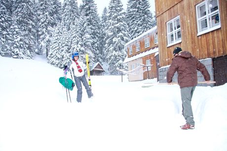 Full-Bosomed romanian doll Jasmine Black gets her twat filled with a dick outdoors