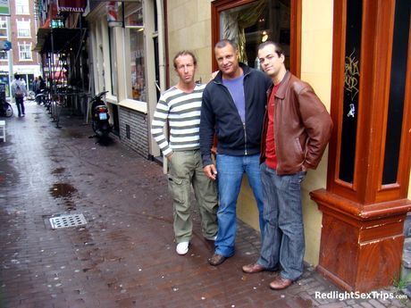 ホットなオランダのブルネットのバニージェーンは3Pでダブルファックされます