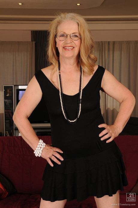 Slim youthful Agata in hot lingerie exposes small tits and sexy ass 