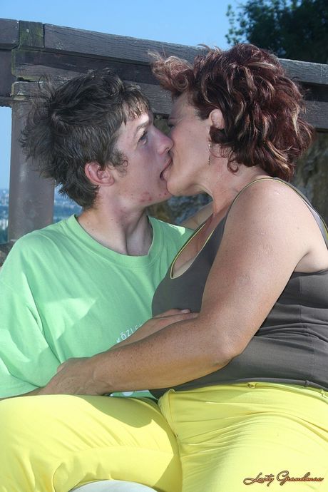 Sultry mature Manyika rammed in her hairy pussy after hot blowjob outside