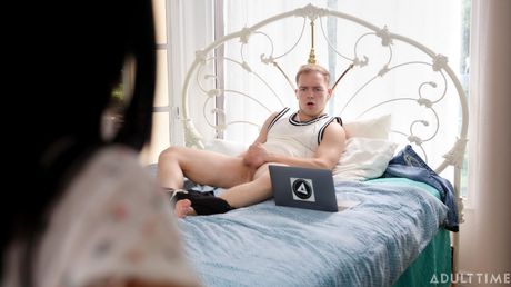 Jennifer White and Bella Rolland have a threesome with a boy