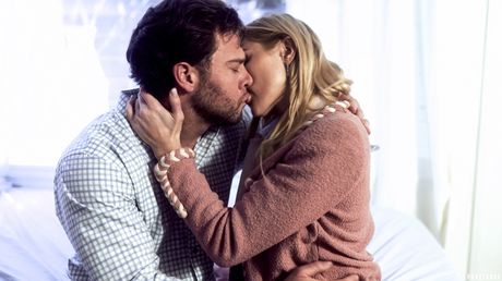 Light-Haired american MILF Kenzie Anne seduces her man friend in a black dress