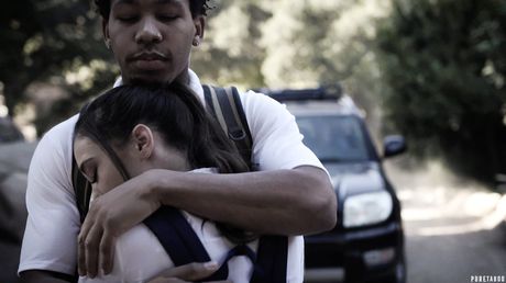 女學生 Gia Paige 的毛茸茸的陰部被老師幹了