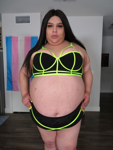 Pretty Latina Dani Giselle strips and reveals her big melons before a dick ride