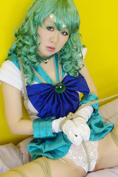 Forførende japansk skønhed Fuuka Setsugetsu bliver bundet op i en sømandskrave og reb