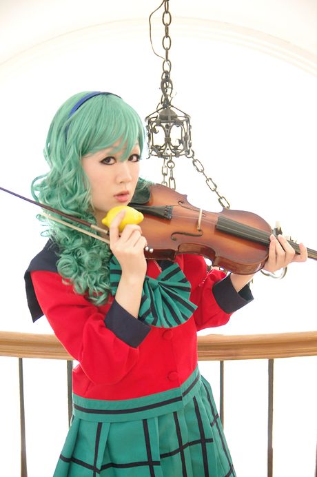 Asiatisk skolepige Fuuka Setsugetsu viser sin skaldede fisse solo