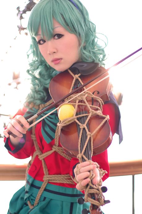 Asiatisk skolepige Fuuka Setsugetsu viser sin skaldede fisse solo