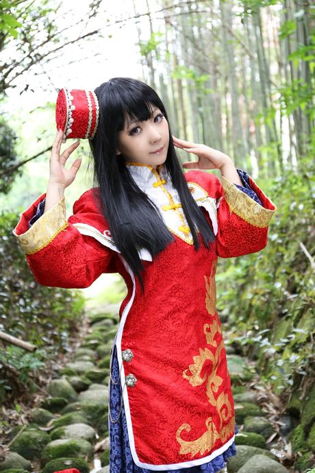 Higurashi Rin is a Japanese babe who loves to get naked outdoors