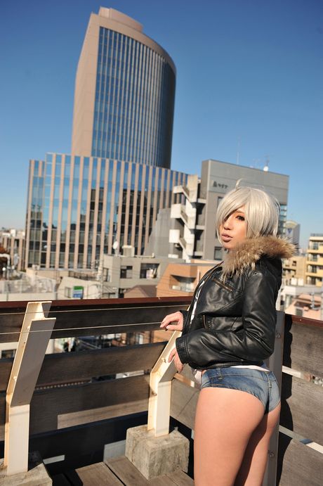 Asian girl Nonsummerjack flaunts her huge ass and poses in a solo