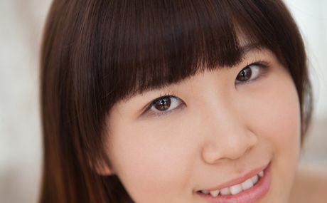 Ravishing japanese girl Akari Kawagoe removes her bikini before a finger fuck