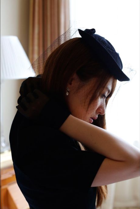 夢幻般的亞洲寶貝 Saki Yamaguchi 炫耀她性感的臀部和完美的陰部