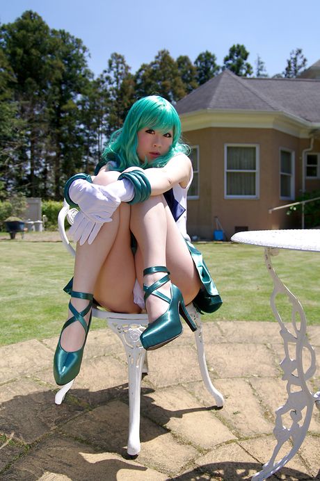 アジアの美女は縛られるのが大好きな従順な女性です