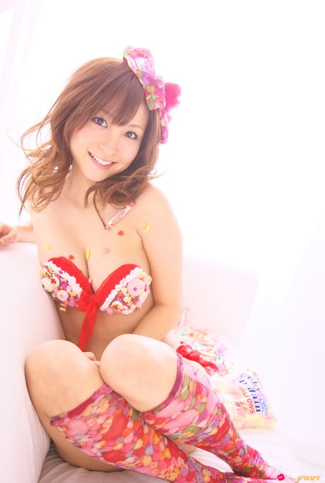 驚艷亞洲寶貝 Aya Kiguchi 身穿比基尼展現火辣身材