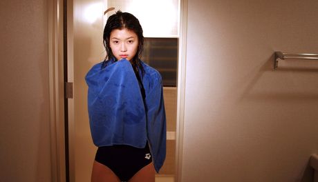 アジアの美女木嶋紀子がソロで彼女の素敵なおっぱいとオマンコを披露