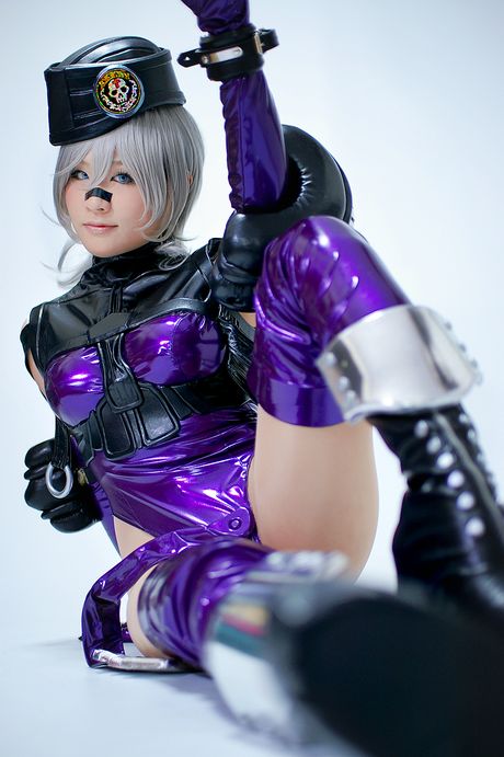 Asian babe Saiko Kobayakawa demonstrates her teeny tits and poses in a solo