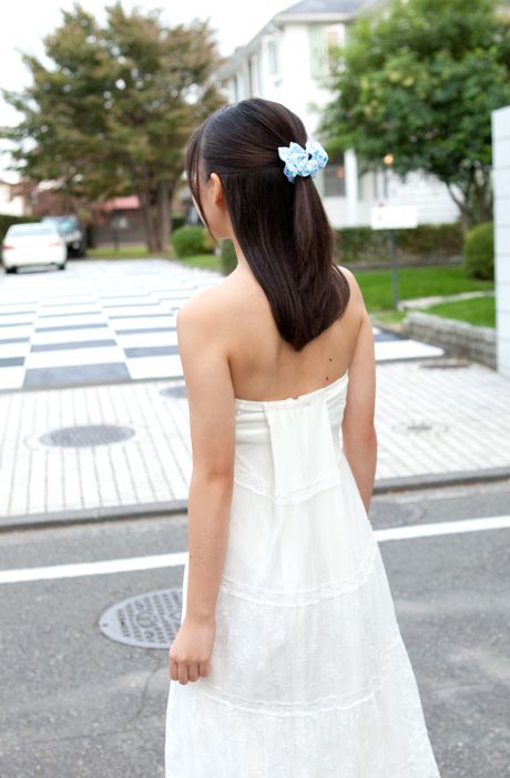 Asian teen Tenshin Nanao displays her amazing boobs and exhibits her perfect body outdoors