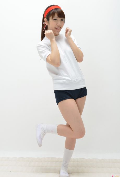 Lean japanese babe Mizuho Shiraishi shows her flat tits and poses in white socks