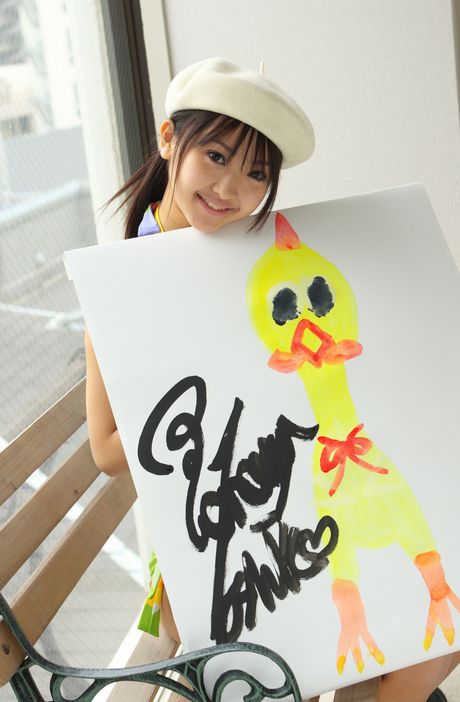 亞洲女孩 Yoshiko Suenaga 脫下眼鏡裸體