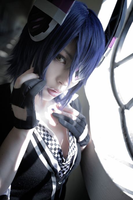 アジアの美女うさぎはコルセット姿で赤い唇をしながらオマンコを露出している