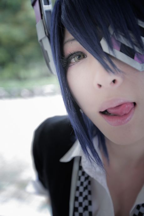 アジアの美女うさぎはコルセット姿で赤い唇をしながらオマンコを露出している