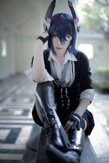 アジアの美女うさぎはコルセット姿で赤い唇をしながらオマンコを露出している