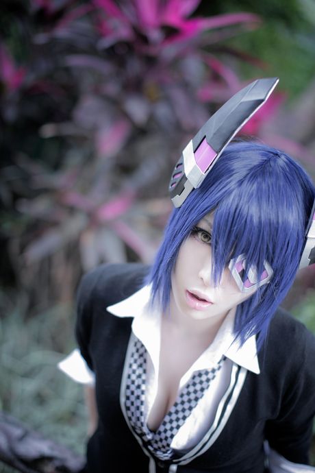 アジアの美女うさぎはコルセット姿で赤い唇をしながらオマンコを露出している