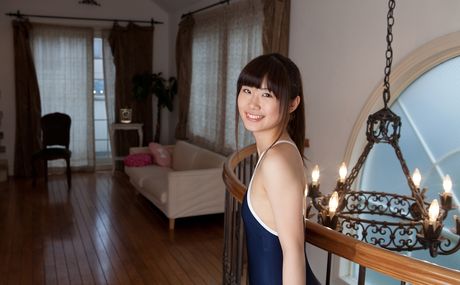 Big-Breasted japanese teen Akari Kawagoe reveals her big boobs and presents herself au naturel in a solo