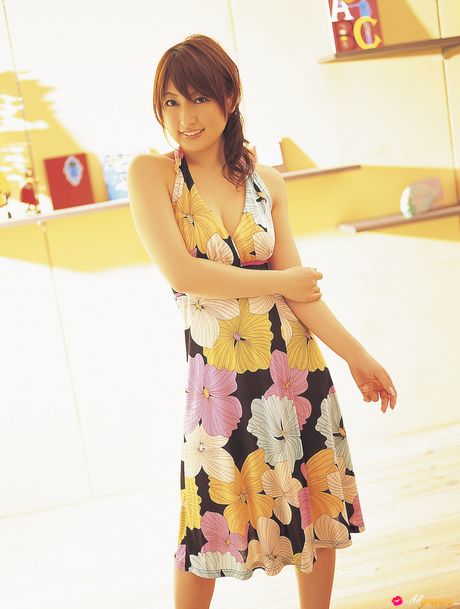 Asian chick Yoko Kumada shows her amazing boobs and poses in a solo