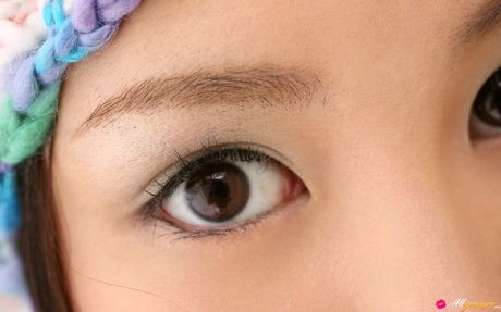 Asian beauty Nene Kamiya removes her bikini and demonstrates her tits